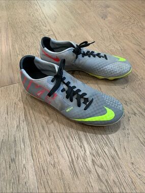 Nike Bomba Finals II Men’s Size 7.5 (580447-067) Grey/Volt